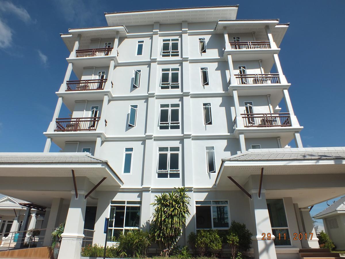Hotel Sukkhamas Pirom à Nakhon Ratchasima Extérieur photo
