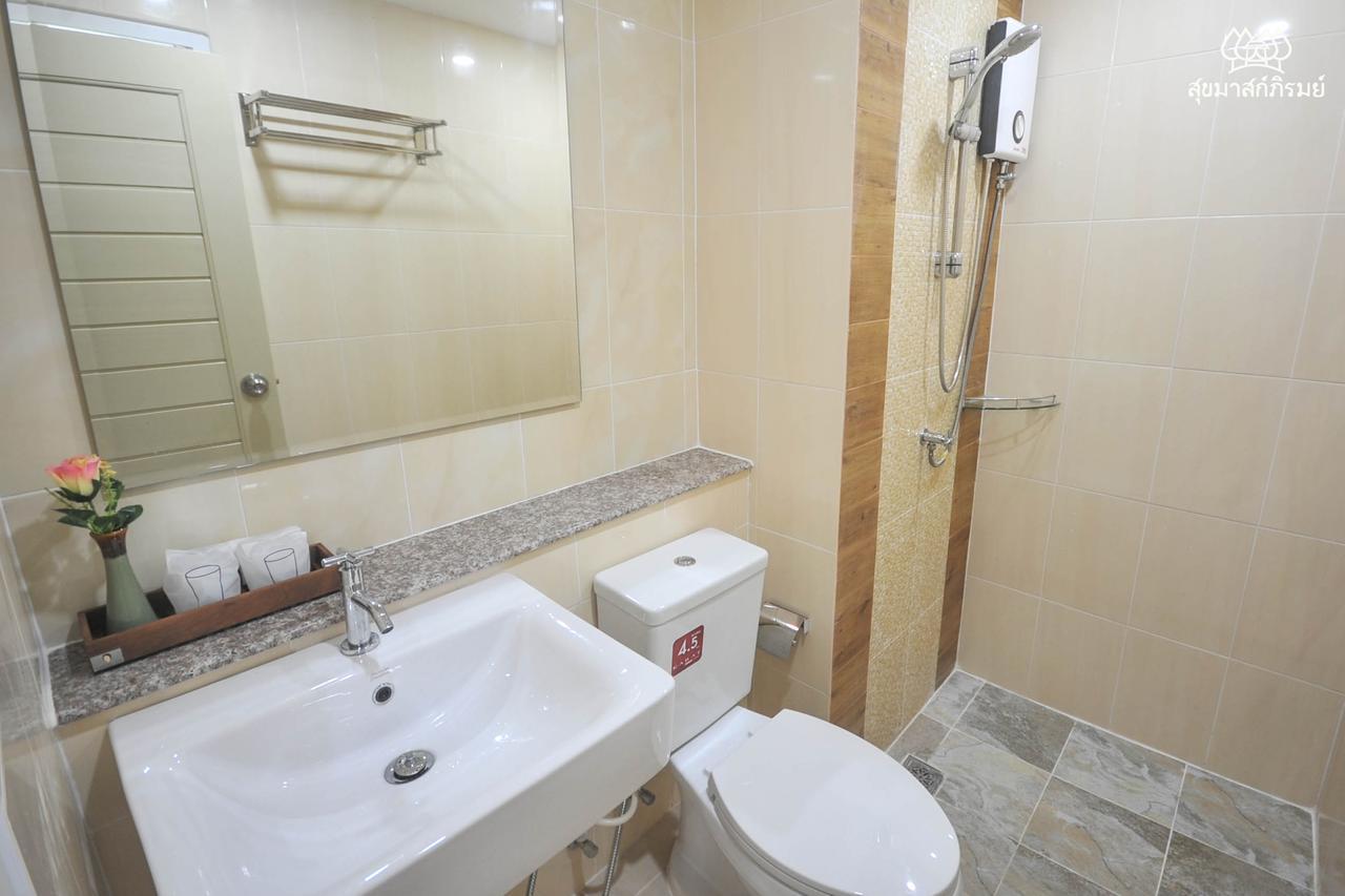 Hotel Sukkhamas Pirom à Nakhon Ratchasima Extérieur photo